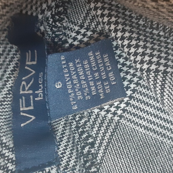 VERVE BLUE, BLACK /GRAY/ WHITE PLAID  BUTTON FRONT ASYMMETRICAL SKIRT. SIZE 6 - Picture 4 of 9